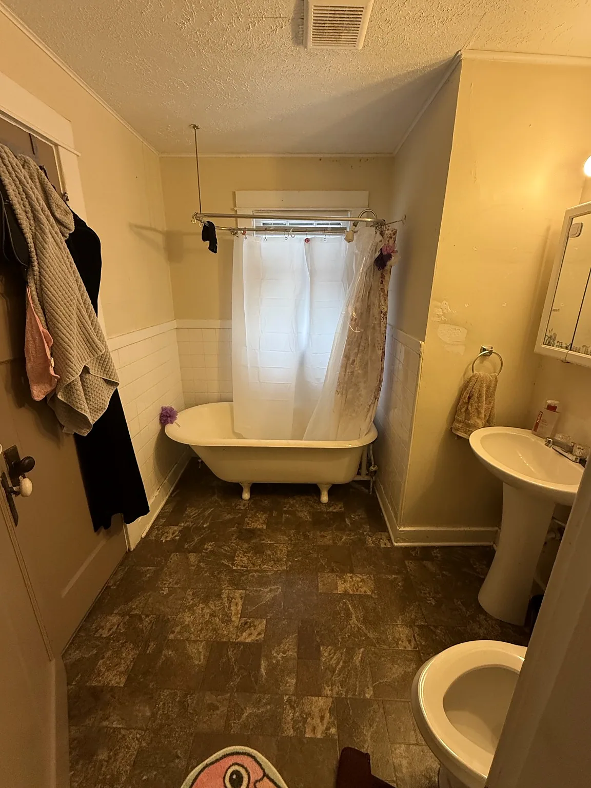 Bathroom before project photograph — before
