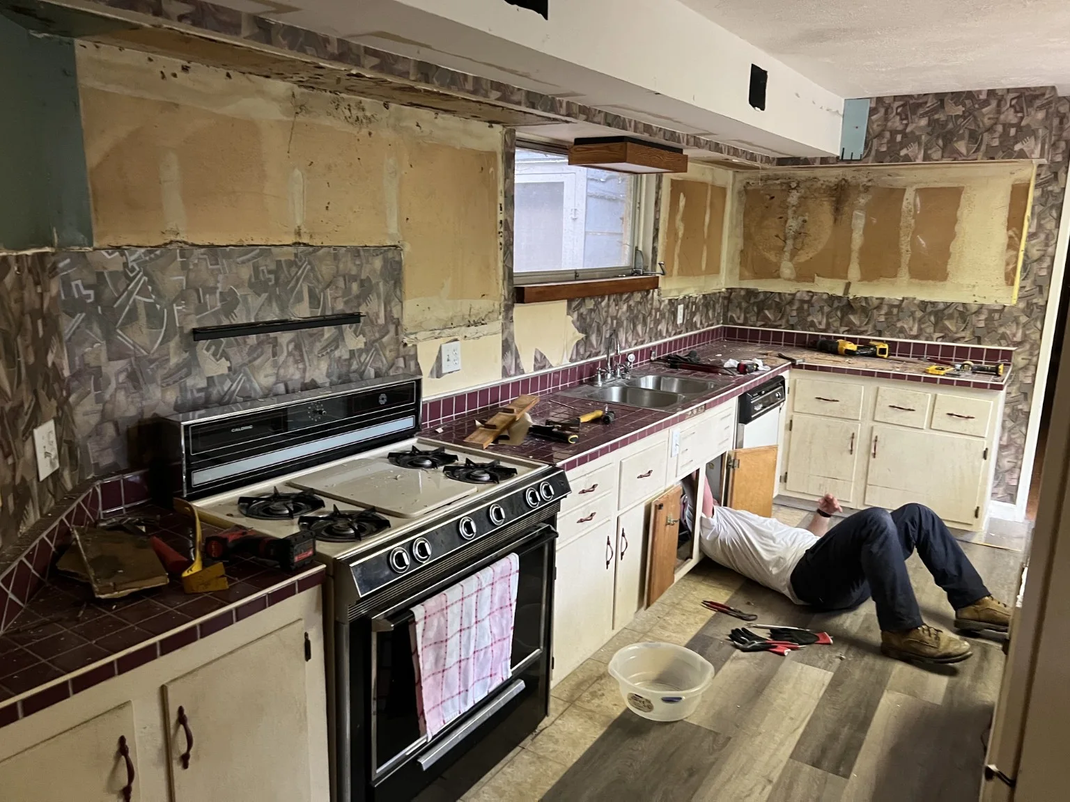 Kitchen before renovation